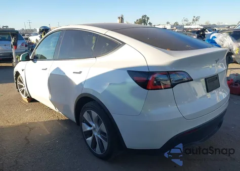 2021 Tesla Model Y Long Range Dual Motor All-Wheel Drive z USA, uszkodzony, nr VIN 5YJYGDEE1MF087375